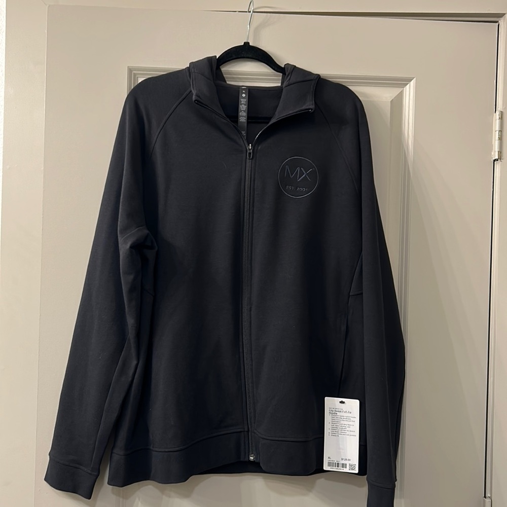 Lululemon Mens Jacket with hood size XL - new with tags - with logo